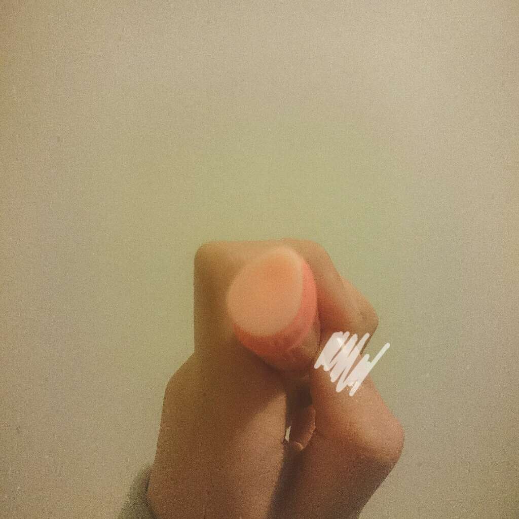 フレーバーリップ デリシャスドロップ アップルの香り〜バニラの香りのアクセント/ニベア/リップクリームを使ったクチコミ(2枚目)