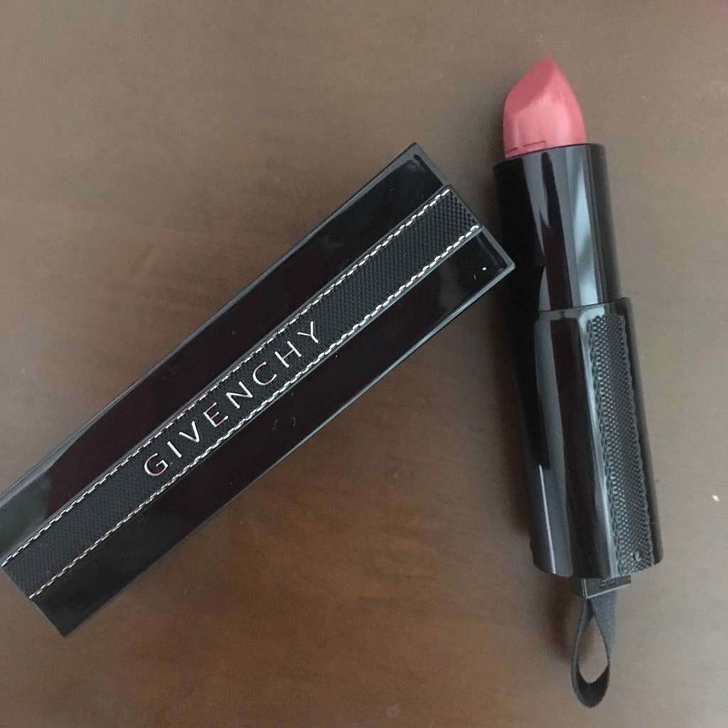 ルージュ・アンテルディ/GIVENCHY/口紅を使ったクチコミ(2枚目)