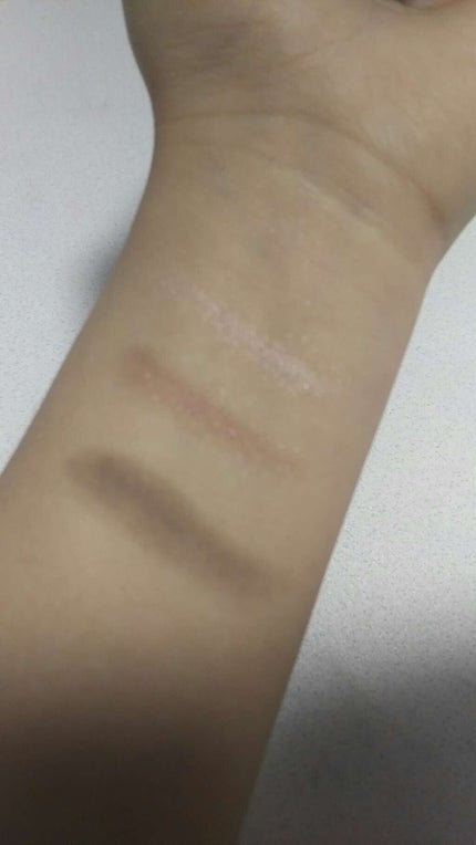 トーンアップアイシャドウ/CEZANNE/アイシャドウパレットを使ったクチコミ(2枚目)