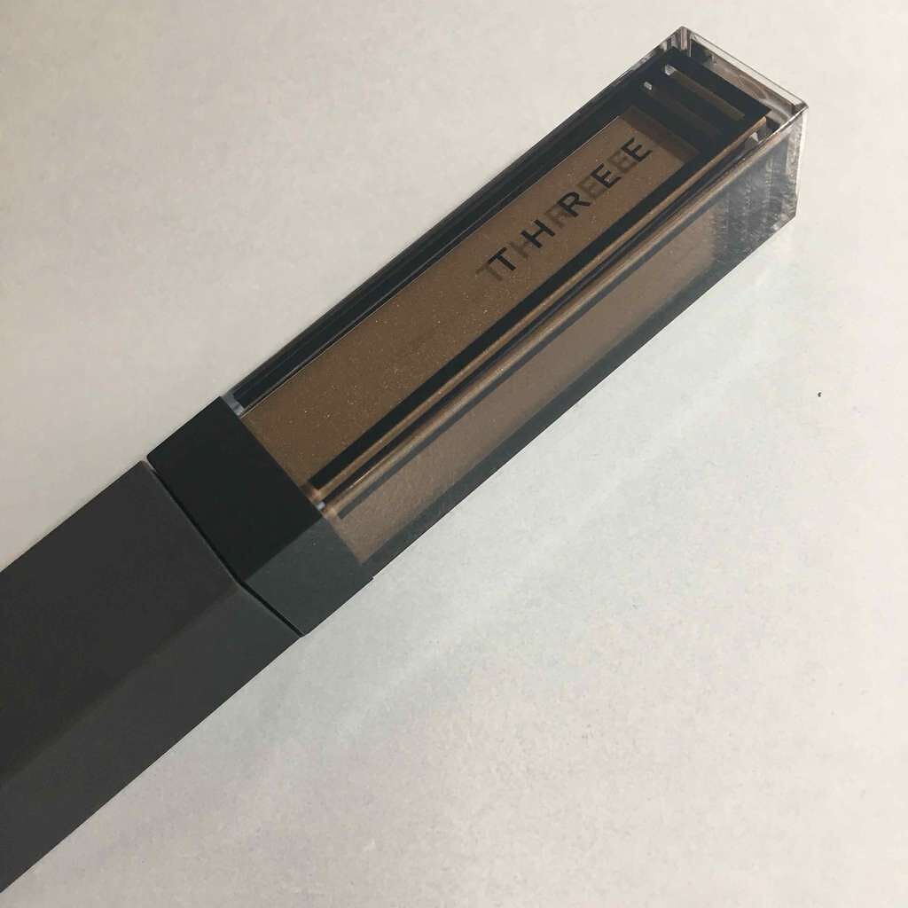 ウイスパーグロスフォーアイ/THREE/リキッドアイシャドウを使ったクチコミ(1枚目)