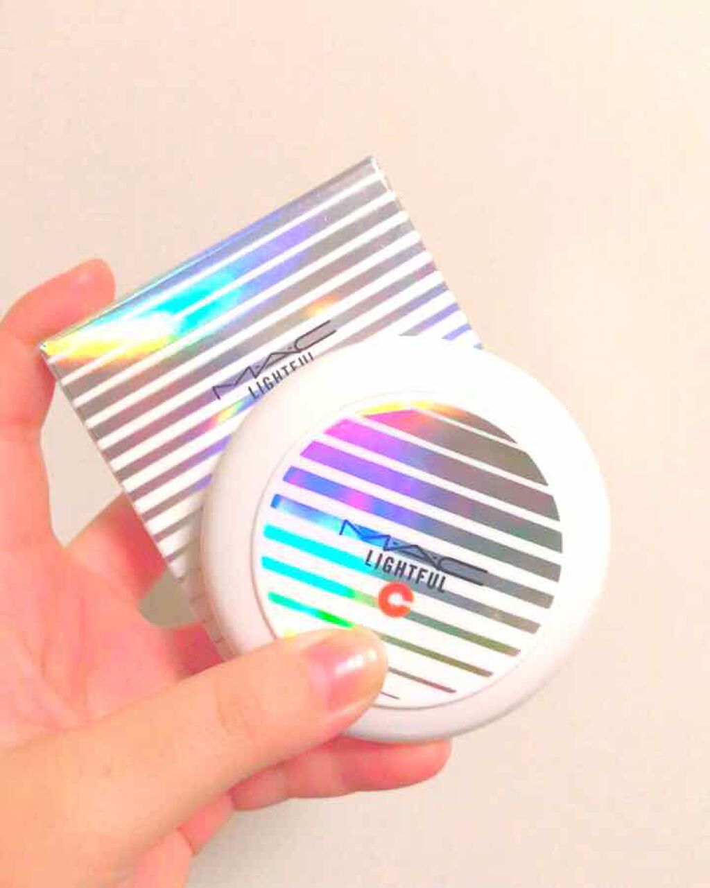 ライトフル C+ SPF 50 クイック フィニッシュ クッション コンパクト/M・A・C/クッションファンデーションを使ったクチコミ（1枚目）