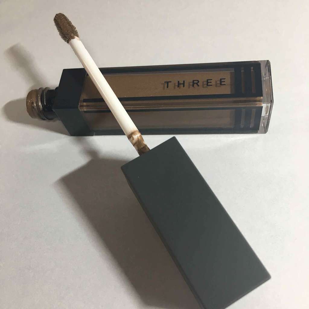 ウイスパーグロスフォーアイ/THREE/リキッドアイシャドウを使ったクチコミ(2枚目)