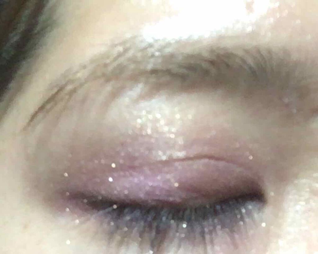 #メイク写真 #キャンメイク #プチプラ 
キャンメイク ジュエリーシャドウベール 02
キャンメイクパーフェクトスタイリストアイズ 14 

ベースをアイホール全体に塗り、Style2を二重幅と、涙袋に少し塗ります。linerで目尻にアイ