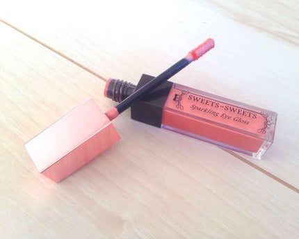 スパークリングアイグロス/スウィーツ スウィーツ/リキッドアイシャドウを使ったクチコミ(1枚目)