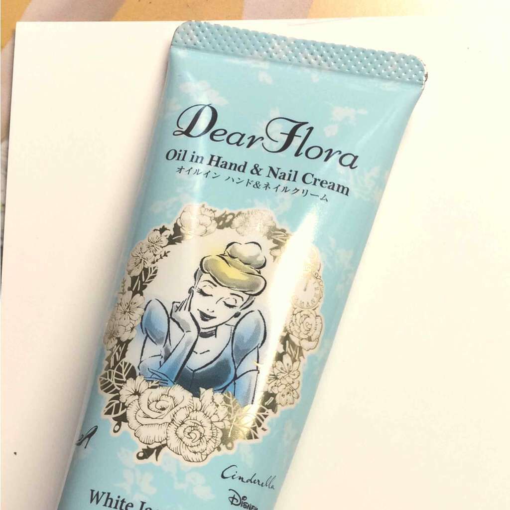 ディアフローラ オイルイン ハンド＆ネイルクリーム フローラルブーケ/マンダム/ハンドクリームを使ったクチコミ（1枚目）