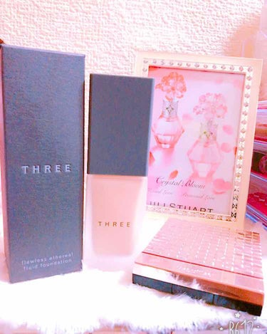 🌷商品名🌷
THREE フローレスエシリアルフルイドファンデーション２０２

✳値段✳
￥５４００(税込)

🌸使用方法🌸
基本的に下地はPAUL & JOEを使っています。
その上から点置きしてROS