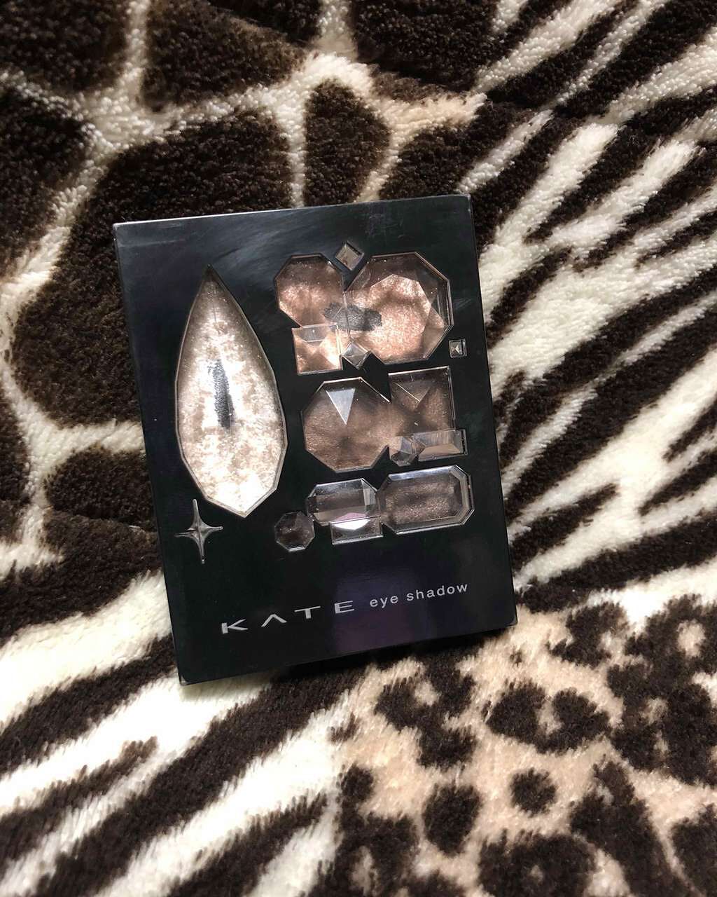 クリスタライズクオーツ/KATE/アイシャドウパレットを使ったクチコミ(1枚目)