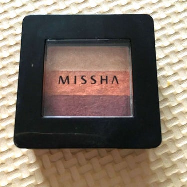 MISSHA トリプルシャドウのクチコミ「MISSHA トリプルシャドウ☆*。
05番ベンテージプラム

ひと塗りでグラデーションが作れ.....」（1枚目）