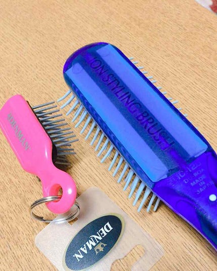 DENMAN デンマンミニキーリングのクチコミ「DENMANのヘアブラシです!
通常のサイズのミニ版。
見た目がとても可愛いかったので即購入し.....」(2枚目)