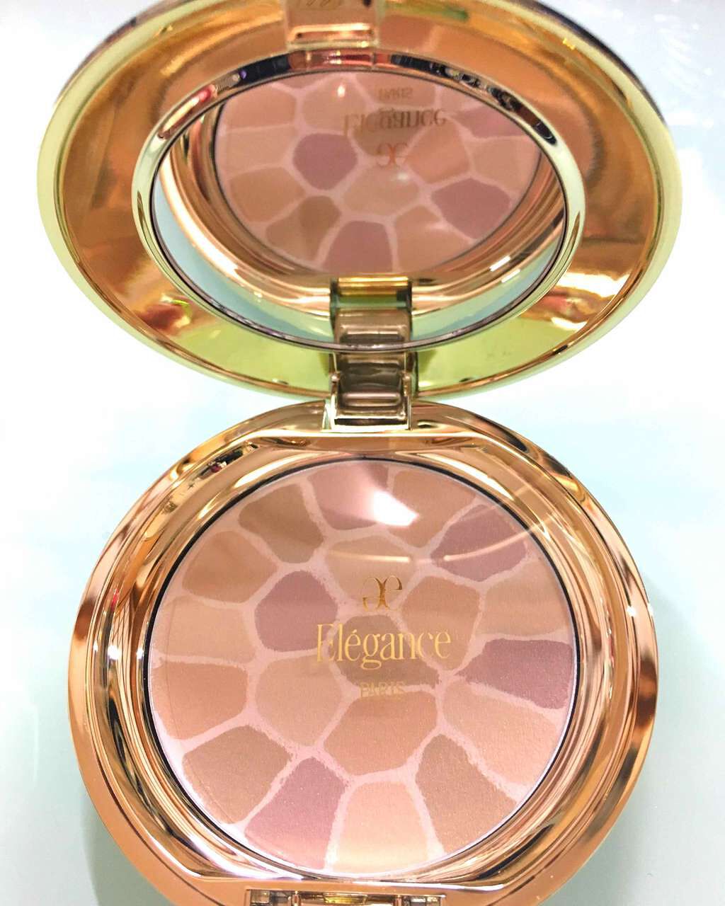 ラ プードル オートニュアンス/Elégance/プレストパウダーを使ったクチコミ(1枚目)