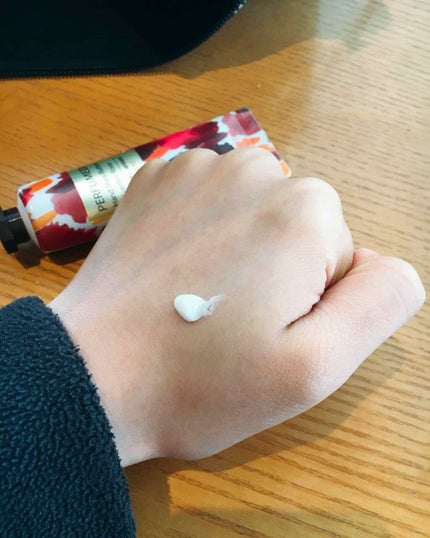 パヒュームド ハンドシアバター /the SAEM/ハンドクリームを使ったクチコミ(2枚目)