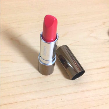 ちふれ▷レッド系550番💄(¥324)
ちふれ▷ケース  グレー(¥324)

コスパがいいと聞いて買ってみたら色も私好みで◎あまり落ちにくい気がします！

ケースは何種類かありましたがシンプルなのにし