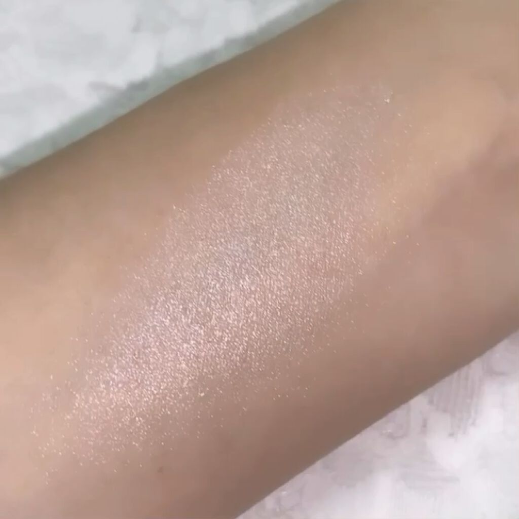 フェイスイルミネーター/ローラ メルシエ/パウダーハイライトを使ったクチコミ（3枚目）