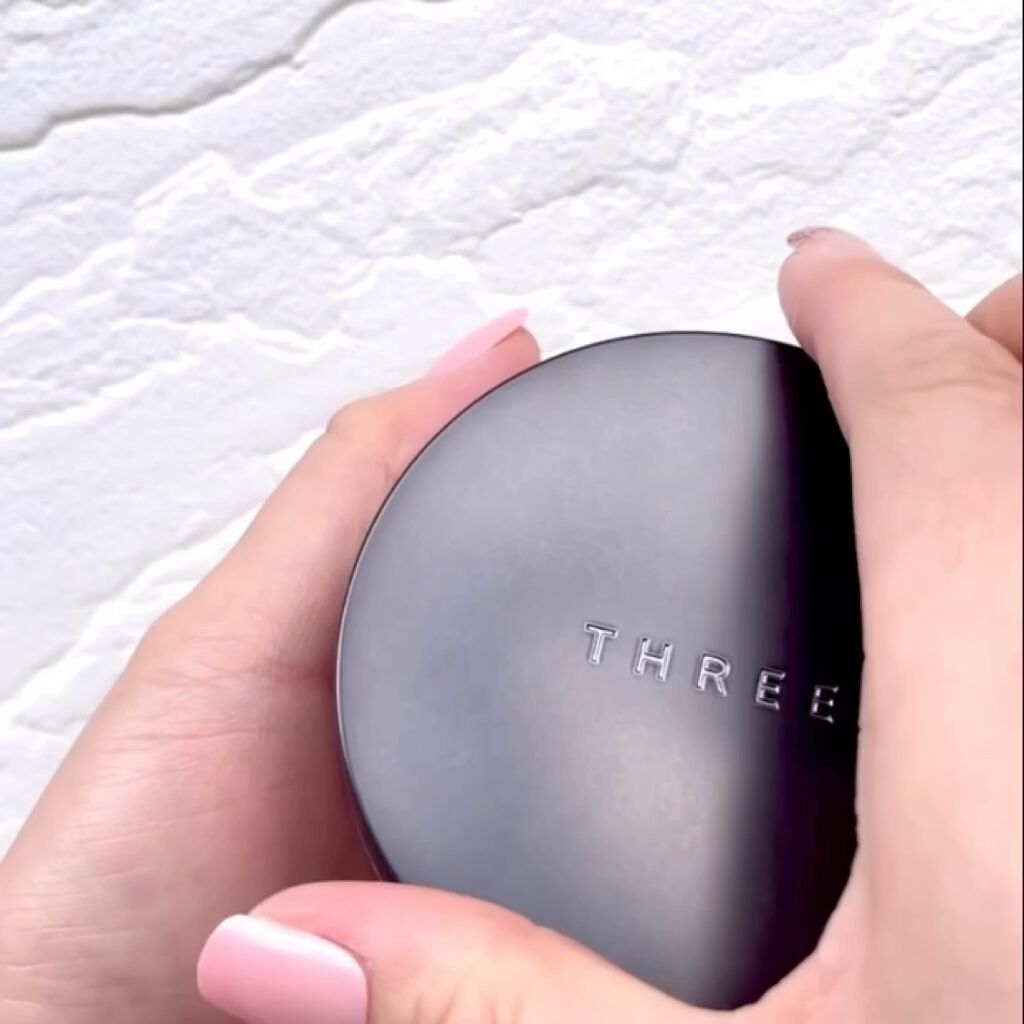 アドバンスドエシリアルスムースオペレーター ルースパウダー 02 グローマット/THREE/ルースパウダーを使ったクチコミ（2枚目）