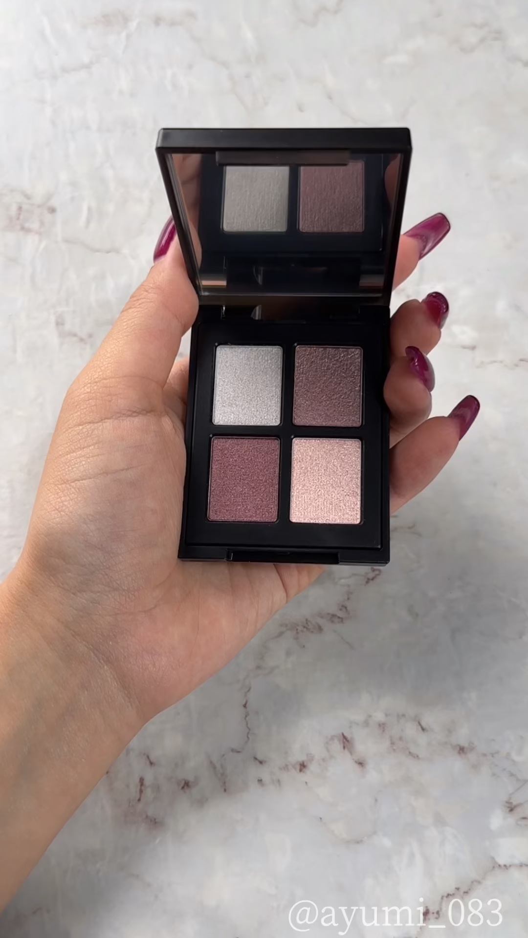 エトワルローズ 4色アイシャドウ/Étoile Rose/アイシャドウパレットの動画クチコミ1つ目