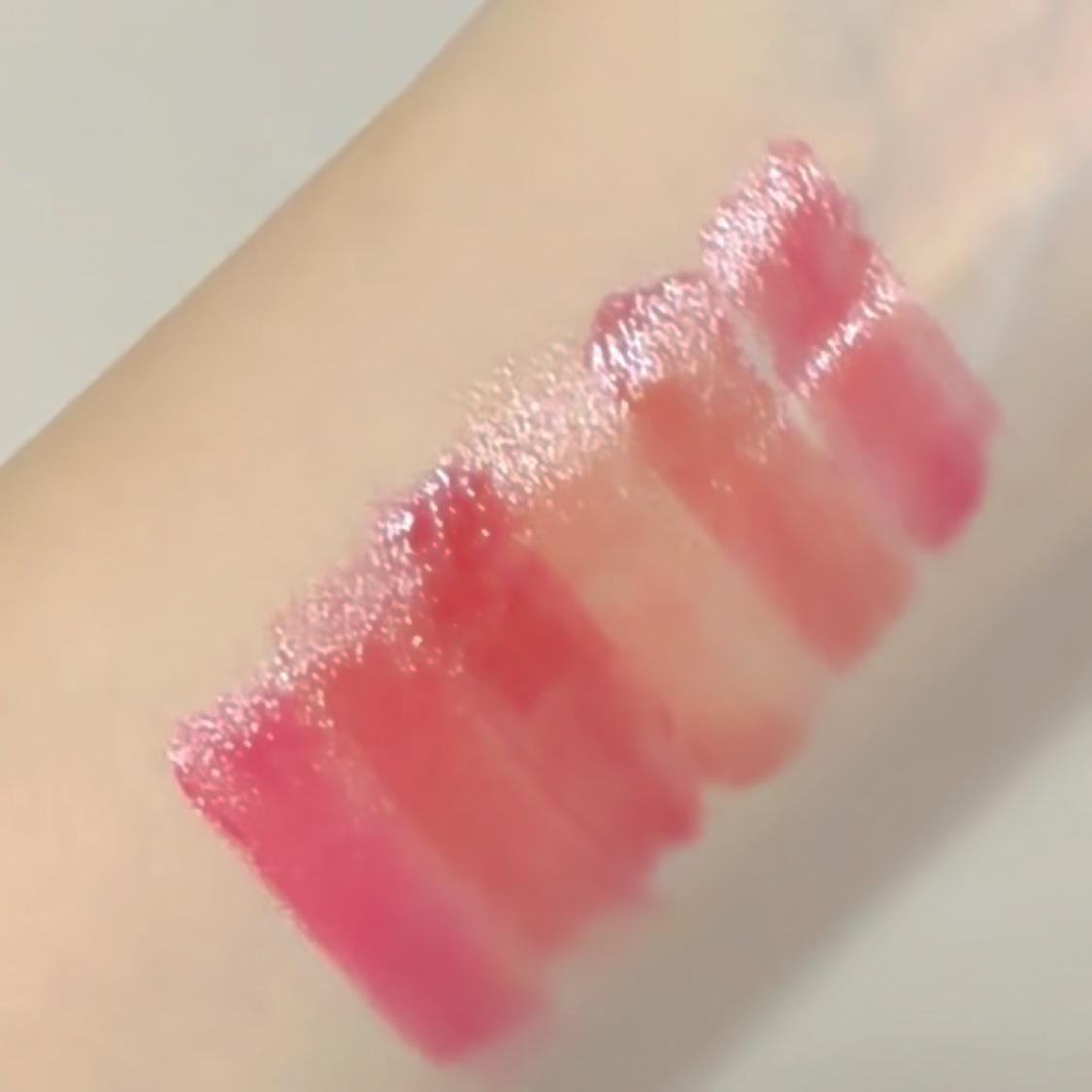 アクアエッセンスリップ/VEECCI/リップクリームの動画クチコミ3つ目