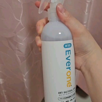 siki on LIPS 「消臭スプレーエバーワンこれ1本で☑消臭☑防カビ☑除菌☑抗菌まで..」(4枚目)