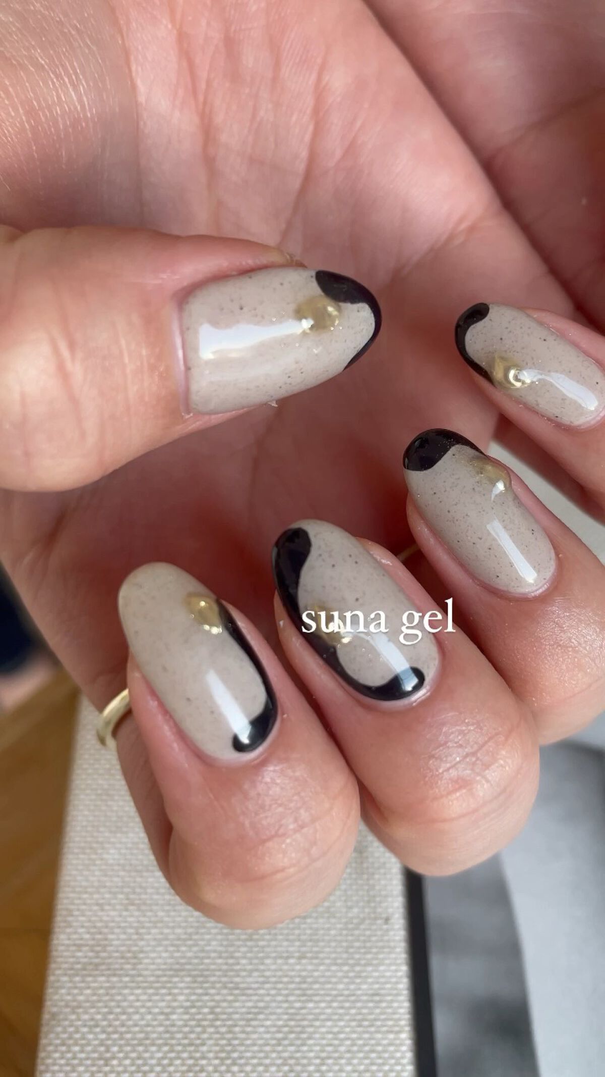 #ジェルネイル,#セルフネイル,#ニュアンスネイル,#ミラーネイル,#カーキネイル,#キラキラネイル,#newネイルのネイルデザイン