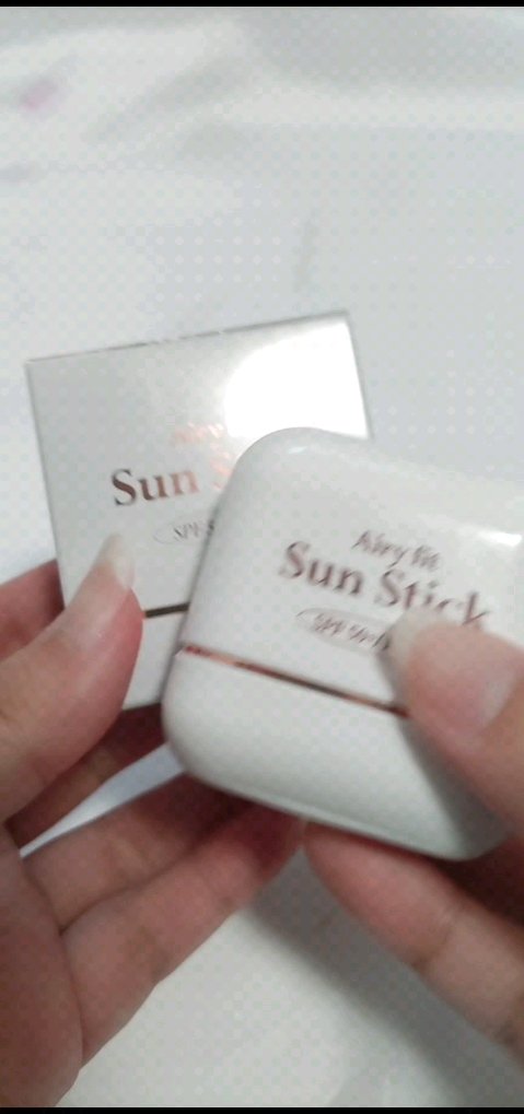 エアリーフィットサンスティック/KAHI/日焼け止めスティックの人気ショート動画