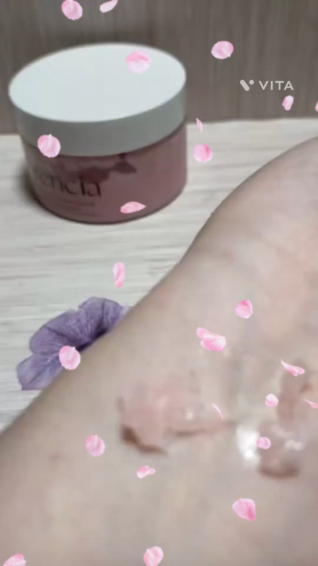 フレッシュクラウドスクラブ ラベンダー&ペア/アレンシア/ボディスクラブの動画クチコミ2つ目