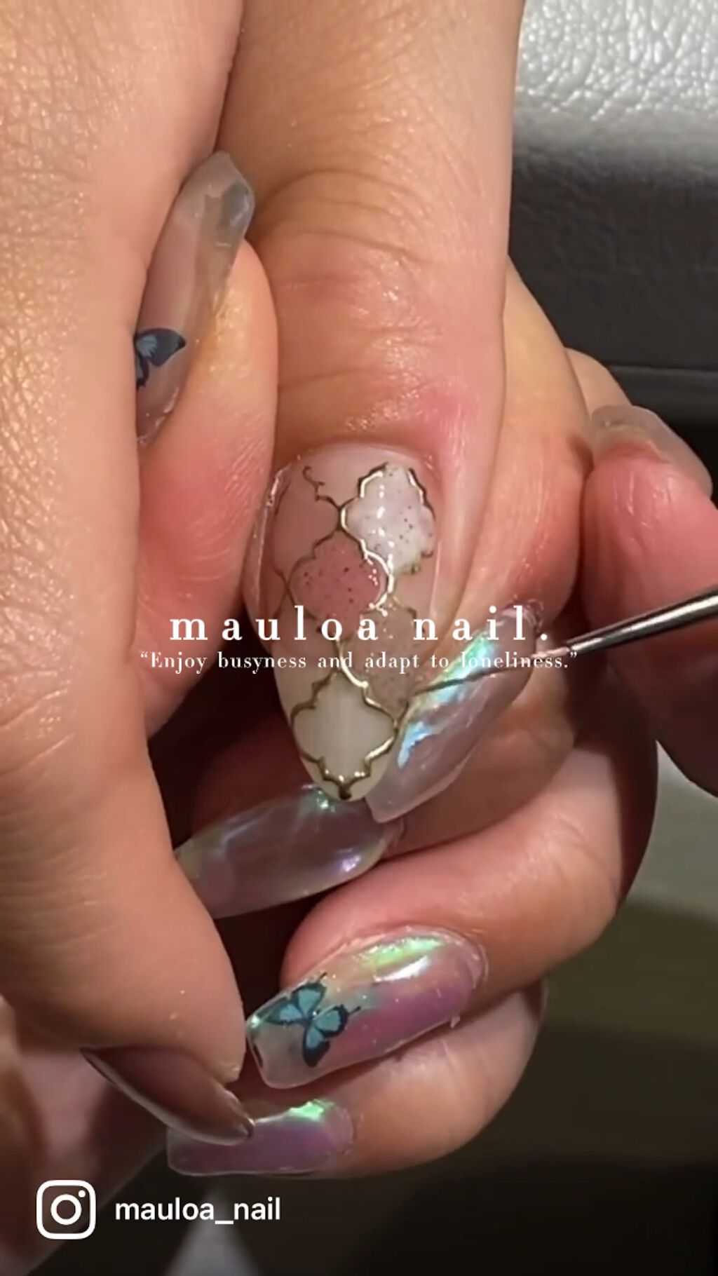 #タイル柄ネイル,#ネイル,#アートネイル,#春ネイル,#ミラーアートネイル,#手書きアートネイル,#ピンクネイル,#ミラーネイル,#手書きアートネイル,#刺繍ネイル,#ミラーネイル,#ジュエリーネイル,#春ネイル,#天王寺ネイルのネイルデザイン