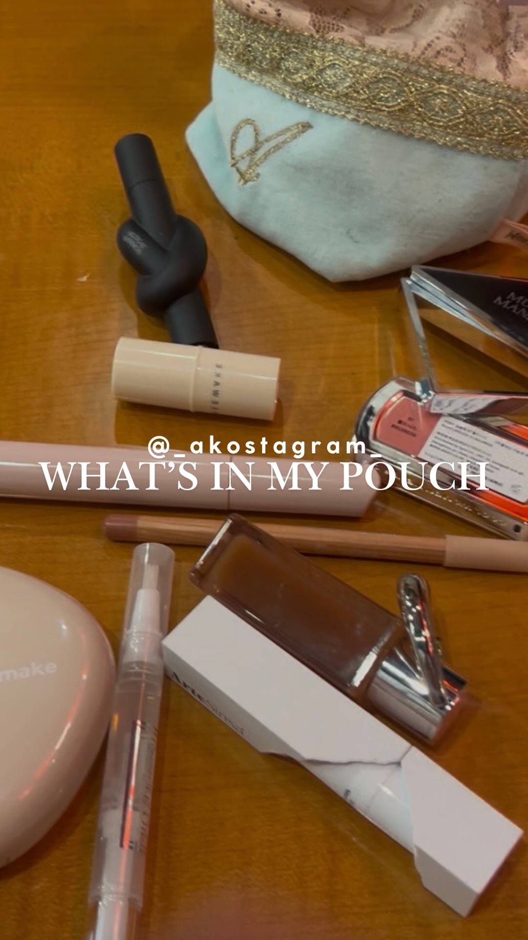 \ 商品詳細はキャプション見てね /
韓国コスメ仲間・アコちゃんのポーチの中身を紹介❤️

たくさんコスメ持ってきてくれて、可愛いコスメ情報もたっぷりなんだけど…
最強テトニョなアコちゃんの素敵キャラも伝わったらいいなー🤭❤️
(アコちゃ