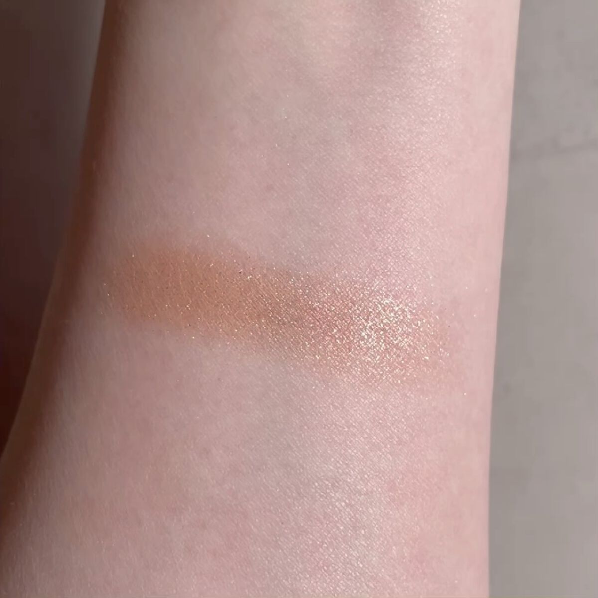 フーミー シングルラメシャドウ/WHOMEE/単色アイシャドウを使ったクチコミ（3枚目）