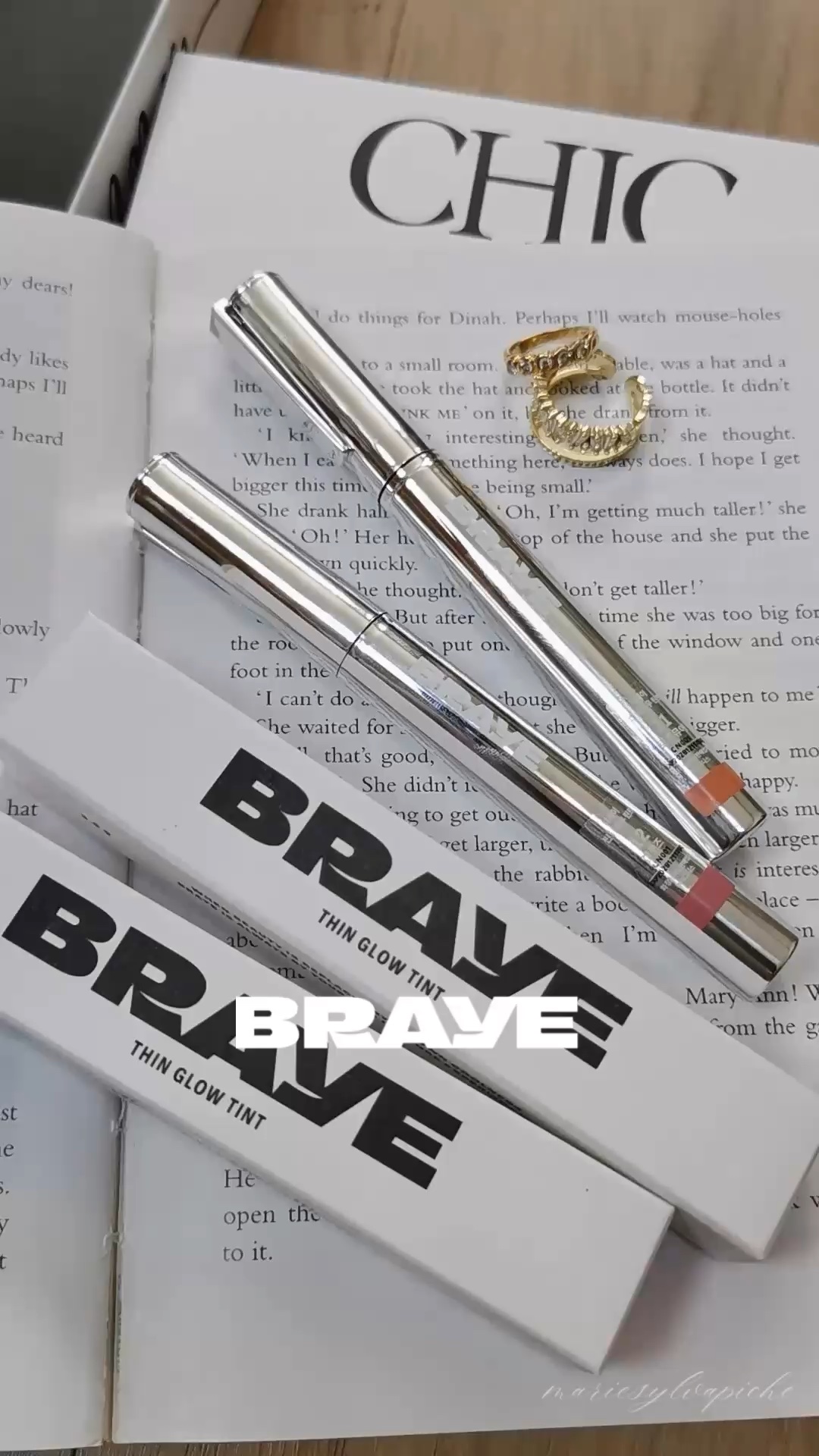 .˚⊹⁺‧┈┈┈┈┈┈┈┈┈┈┈┈‧⁺ ⊹˚.
こんにちわん🙌まりしる🐈‍⬛です😊

\  飲み会リップから日本限定の新色登場！/
BRAYE(ブレイ)
シングロウティント

SNSでバズり中のBRAYE「シングロウティント」から、1