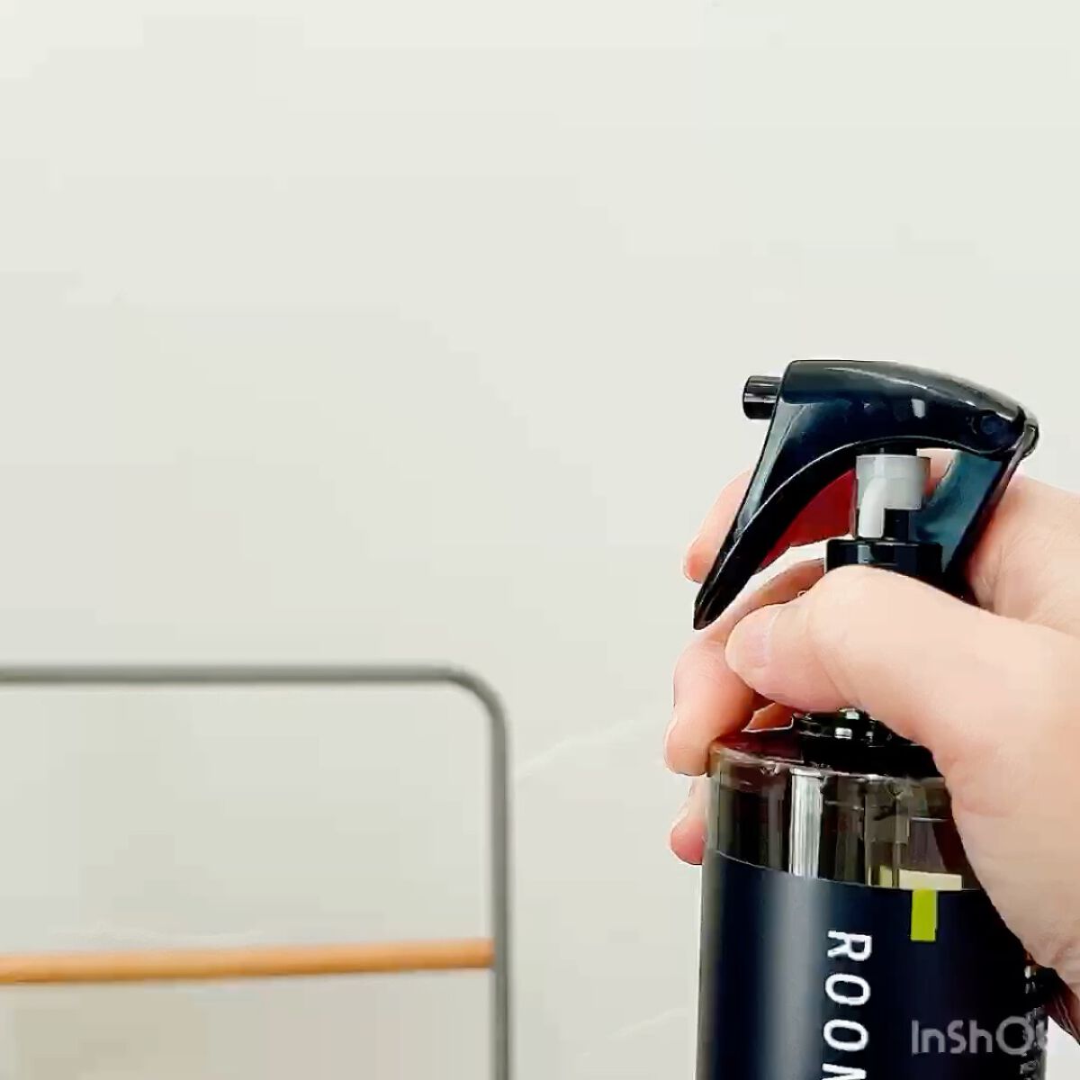 ルーム&ファブリックミスト 土佐ベルガモット/Frienbr/ファブリックミストの動画クチコミ3つ目