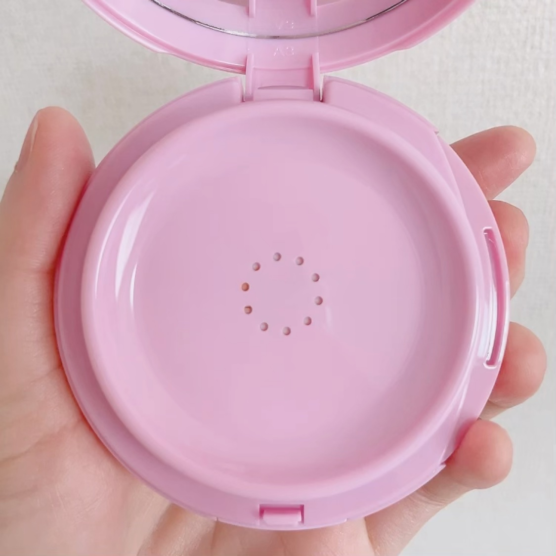 ドントタッチ ガラス ピンククッション/unleashia/クッションファンデーションの動画クチコミ4つ目