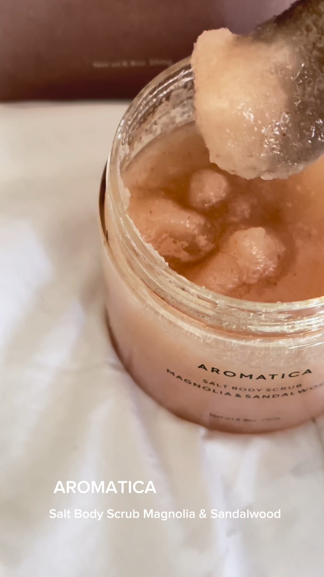 ソルトボディスクラブマグノリア＆サンダルウッド/AROMATICA/ボディスクラブの動画クチコミ2つ目