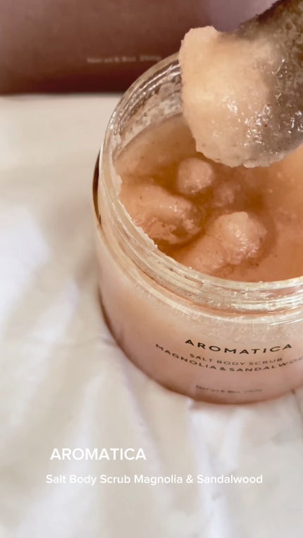 ソルトボディスクラブマグノリア&サンダルウッド/AROMATICA/ボディスクラブの人気ショート動画