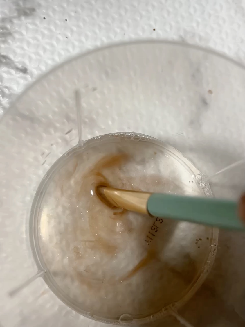 メイクブラシ専用クリーナー/DAISO/その他化粧小物を使ったクチコミ（3枚目）