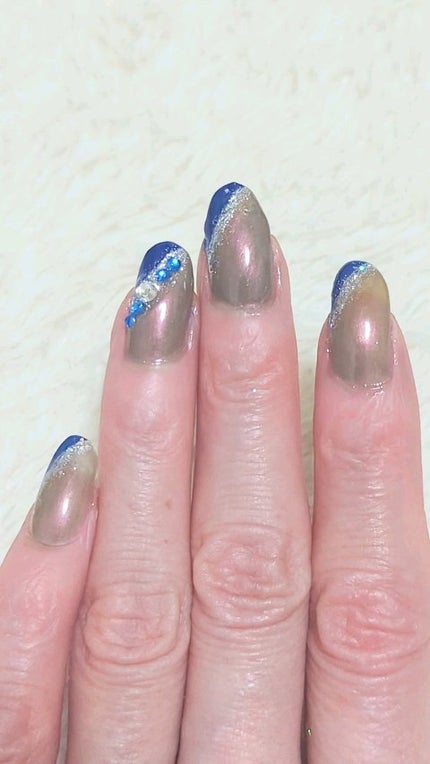 カラフルネイルズ/キャンメイク/マニキュアの人気ショート動画