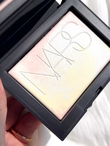 ライトリフレクティング プリズマティックパウダー/NARS/プレストパウダーを使ったクチコミ（2枚目）