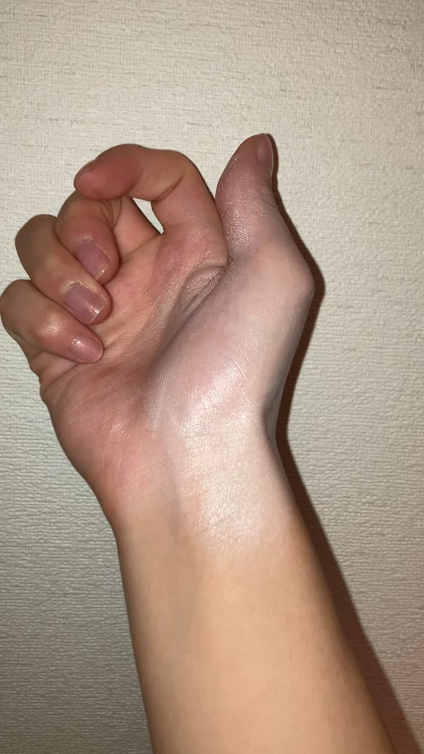 アリィー クロノビューティ カラーチューニングUV/アリィー/日焼け止めクリームの動画クチコミ4つ目