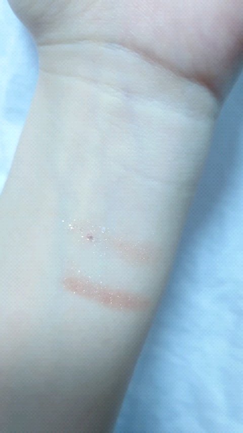 タグ パール フィット グリッター/too cool for school/パウダーアイシャドウの動画クチコミ1つ目