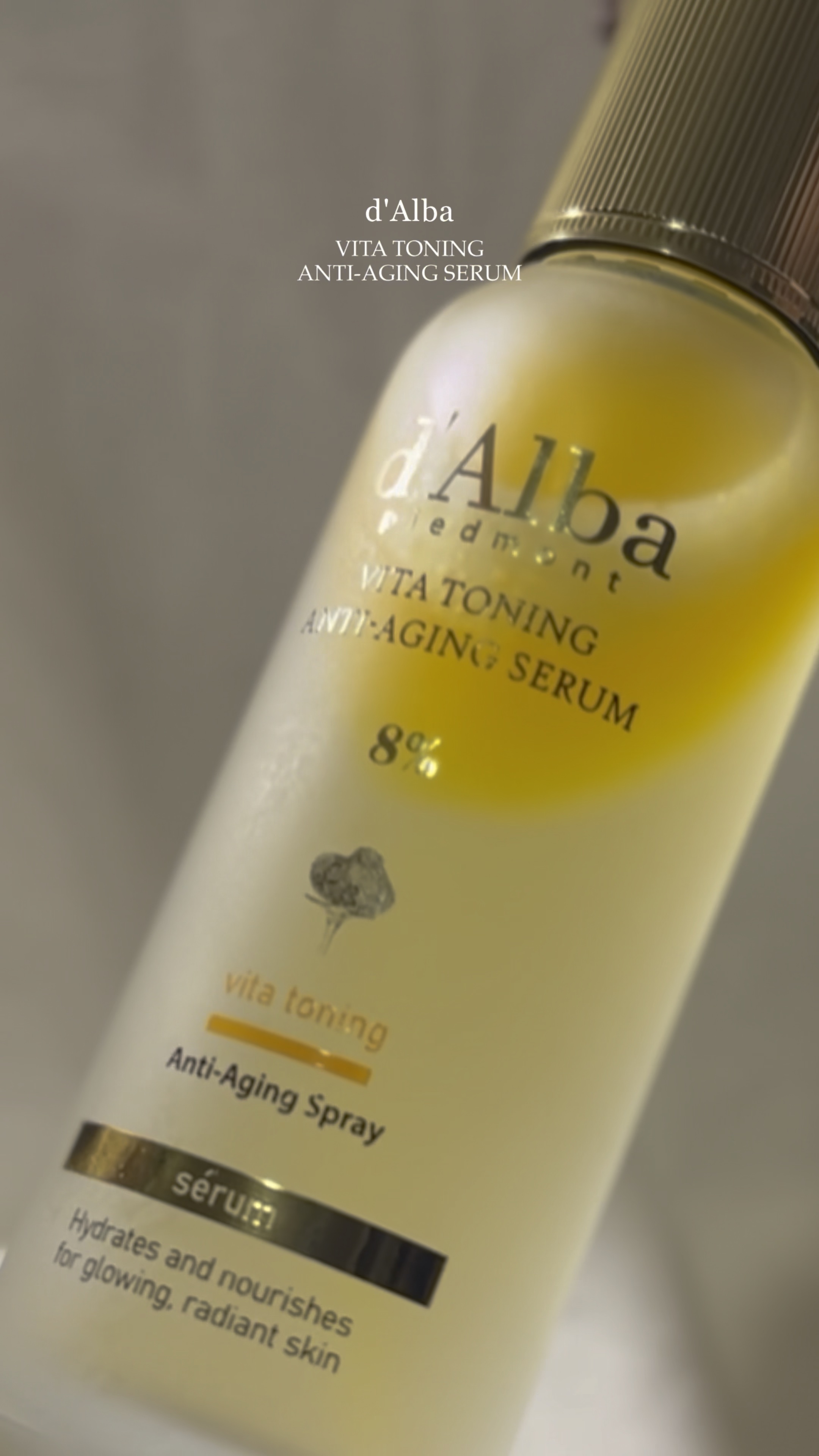 年齢サインにも！大人のセラムミスト🌬💫

  d’Alba 
  ビタトーニング エイジングケア* スプレー セラム 8%

うるおって透明感のある生き生きとした肌に導いてくれる、ビタトーニングシリーズのミストセラム。

オイルとセラム