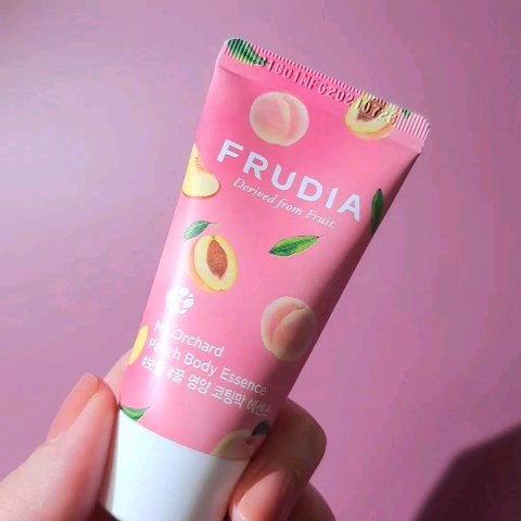 マイオーチャード ボディエッセンス ピーチ/FRUDIA/ボディクリームを使ったクチコミ（1枚目）