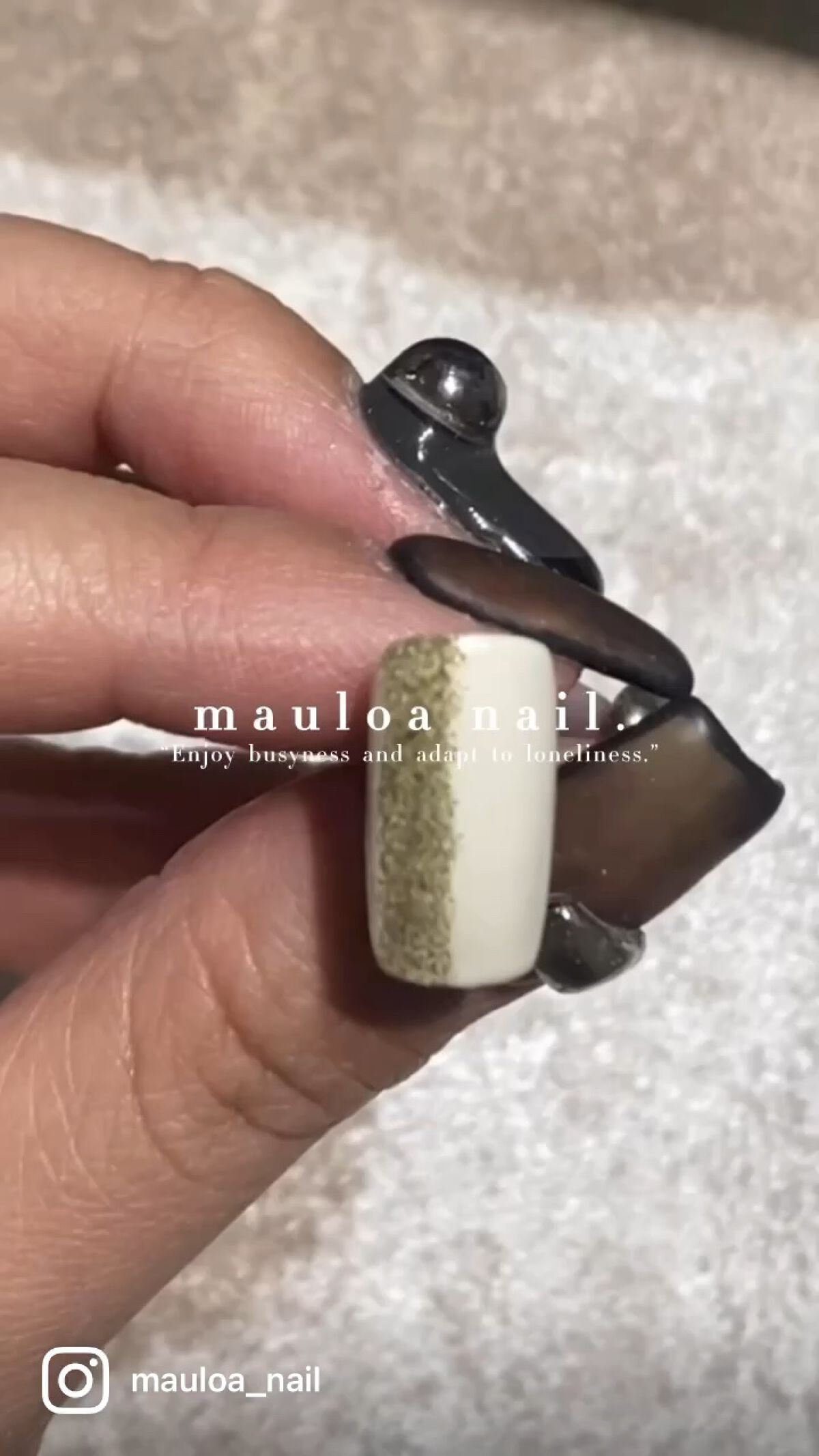 #パールネイル,#ネイル,#ビジューネイル,#アートネイル,#マットネイル,#ミラーアートネイル,#チェック柄ネイル,#オータムネイル,#ジュエリーネイル,#ミラーネイル,#手書きアートネイル,#カーキネイル,#ブラウンネイル,#緑ネイル,#リングネイル,#秋ネイル,#天王寺ネイルのネイルデザイン