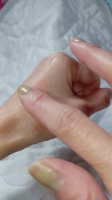 ラスティングマルチアイベース WP/キャンメイク/アイシャドウベースを使ったクチコミ（3枚目）