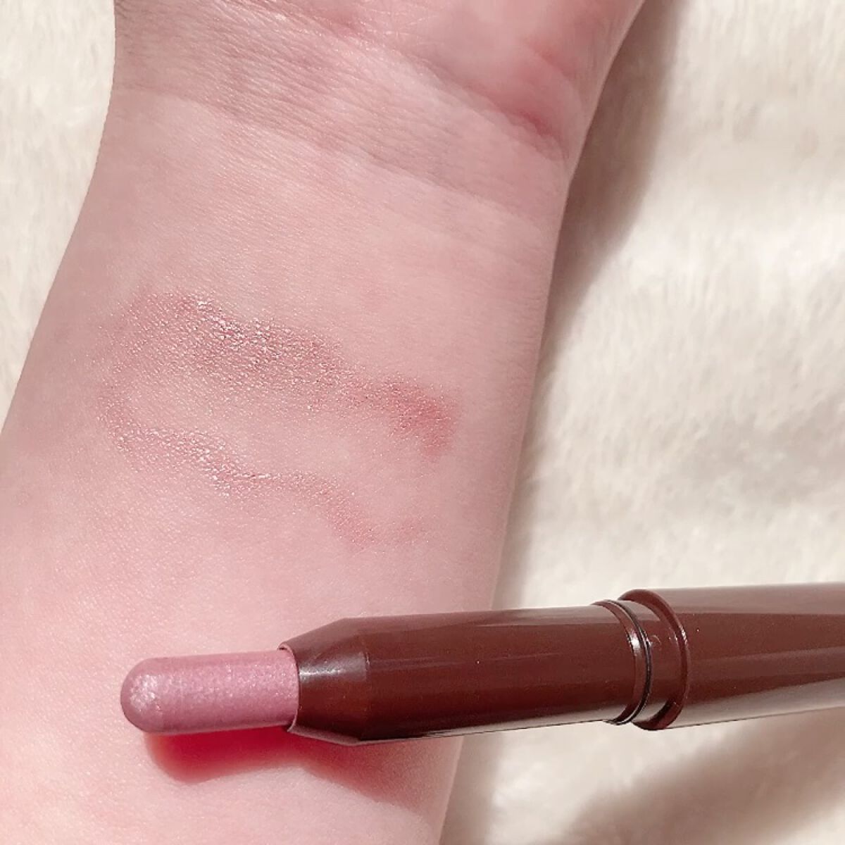 グリームオンフィットシャドウ/excel/スティックアイシャドウを使ったクチコミ（3枚目）