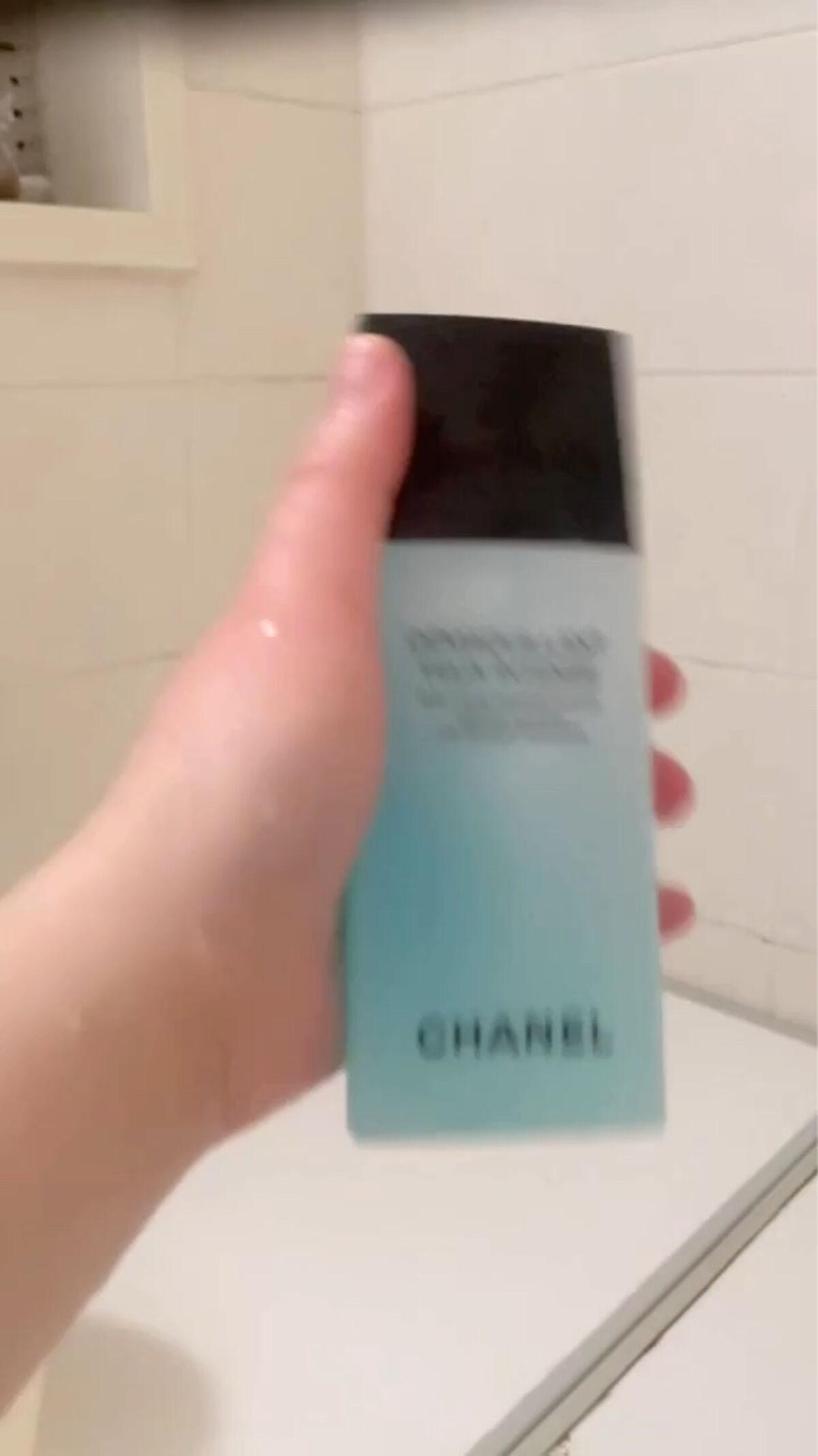 デマキヤン ユー アンタンス/CHANEL/ポイントメイクリムーバーの動画クチコミ1つ目