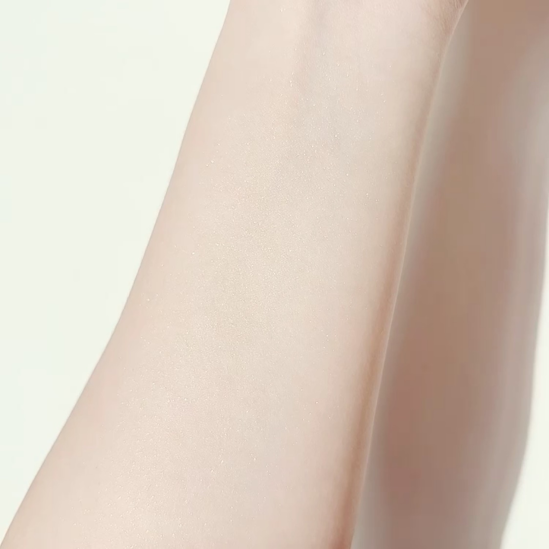 フレグランスリッチパウダー D(カメリアの香り)/パルガントン/ルースパウダーを使ったクチコミ（3枚目）