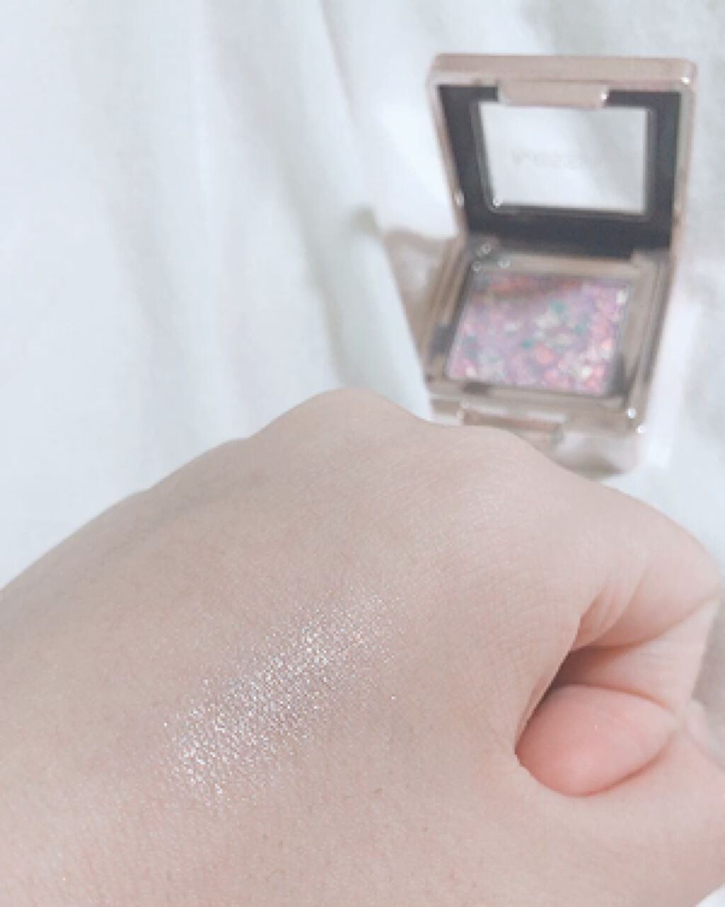 グリッタープリズム シャドウ GVL01 ラベンダープリズム/MISSHA/グリッターを使ったクチコミ（2枚目）