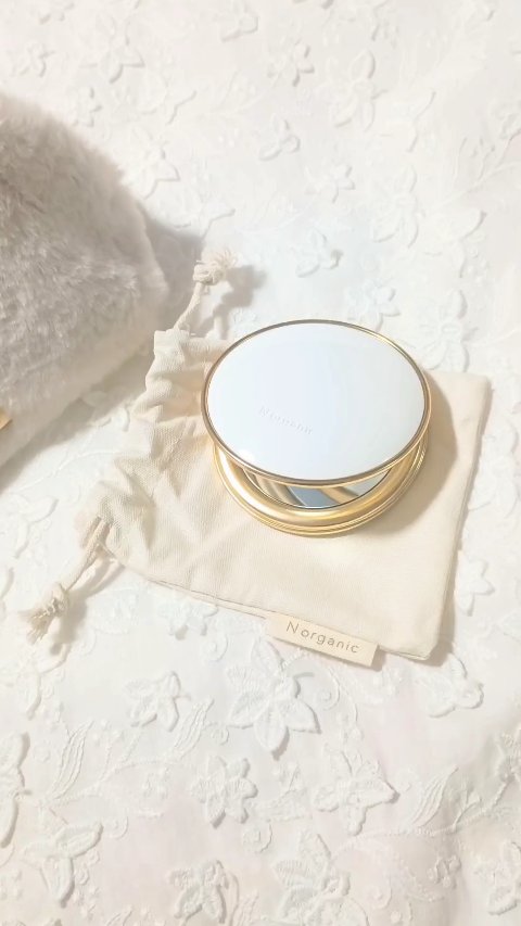 N organic のクリスマスコフレ🌟　
ふわっふわのポーチが
かわいい〜🥰

#クリスマスコフレ
#エヌオーガニック