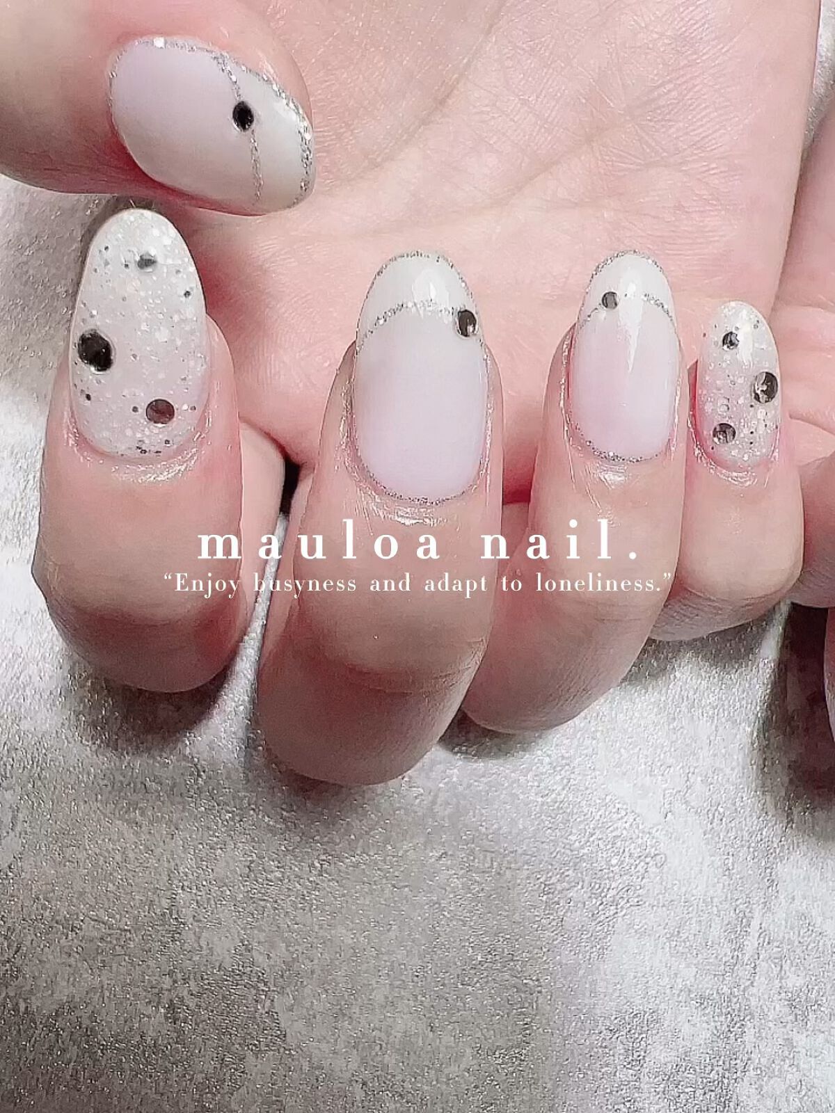 #フレンチネイル,#ネイル,#アートネイル,#春ネイル,#ミラーアートネイル,#白グラデネイル,#グラデーションネイル,#ベイビーブーマーネイル,#ミラーネイル,#手書きアートネイル,#ミラーアートネイル,#パーツネイル,#ミラーネイル,#シルバーアクセネイル,#春ネイル,#天王寺ネイルのネイルデザイン