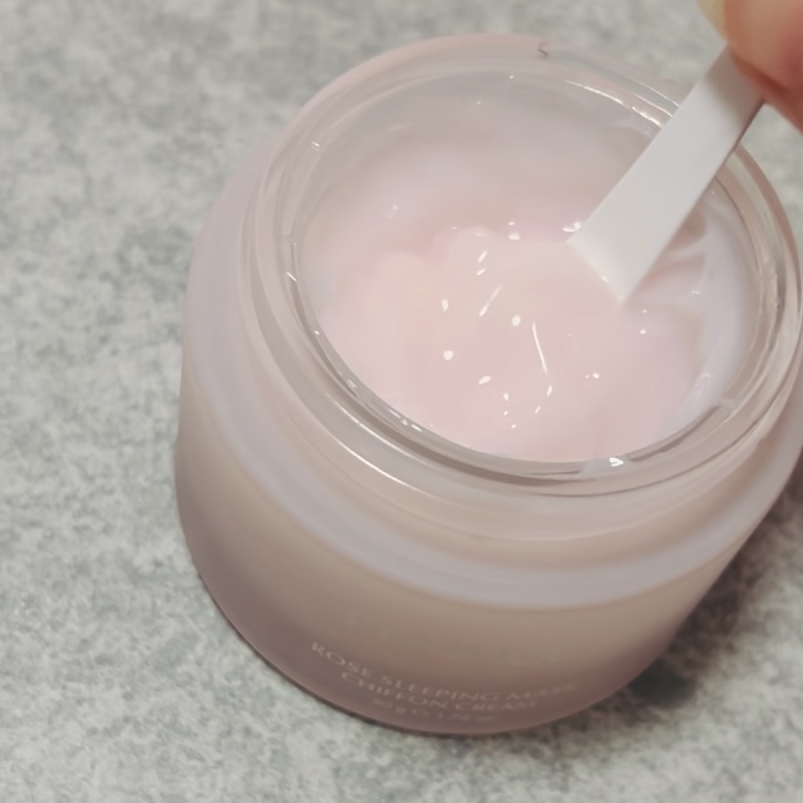 ローズウォーター スリーピングマスク/FEMMUE/フェイスクリームの動画クチコミ3つ目