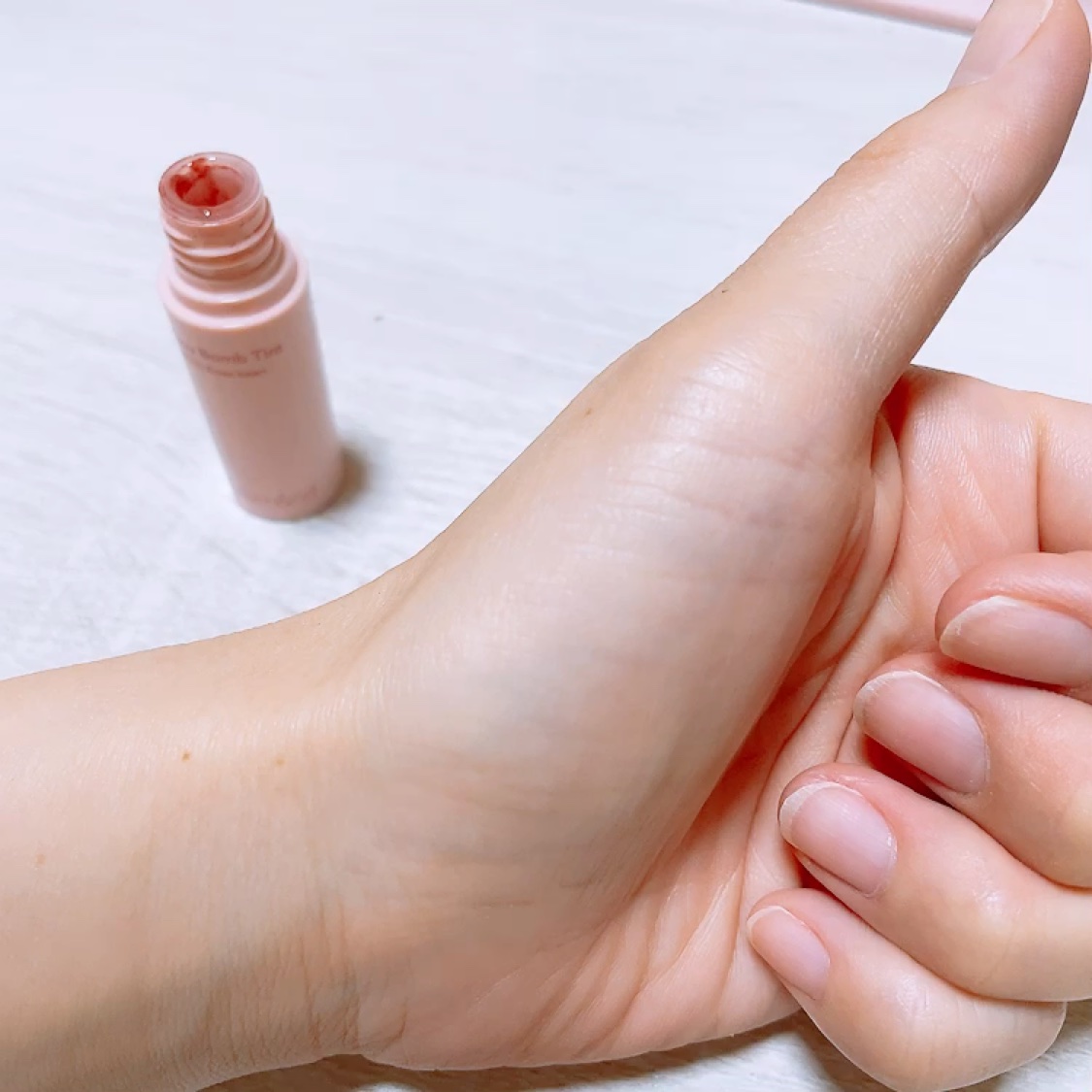 アンドバイロムアンド　グラッシーボムティント/&nd by rom&nd/リップティントを使ったクチコミ（3枚目）