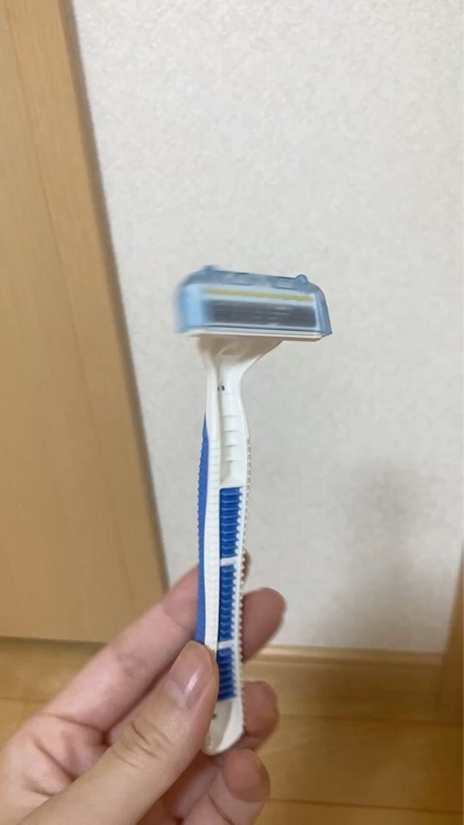 貝印　プリティー ボディ T 3枚刃　¥399

3個入りでこのお値段でした。ヘッドの大きさが膝とか脇を剃るのに丁度いい！
剃りやすくて気に入りました！

#カミソリ #ムダ毛処理 #プチプラ #ボディケア 